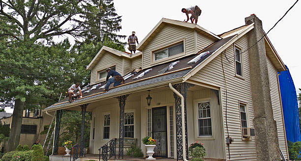 Best Emergency Roof Repair  in Trophy Clu, TX